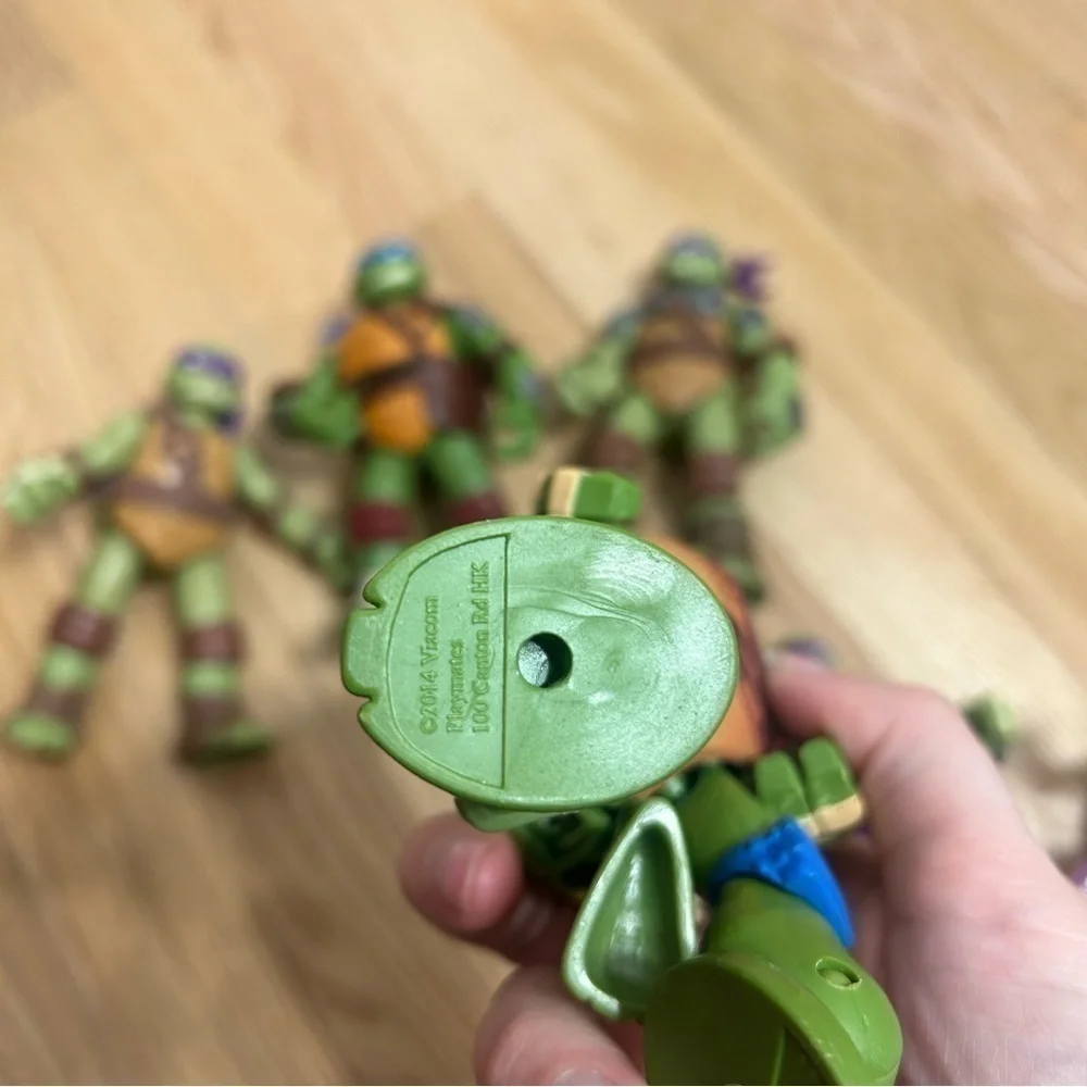 Teenage Mutant Ninja Turtle Action Figure Bundle Donatello Leonardo Transformer